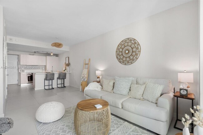 Building Photo - 501 NE 31st St