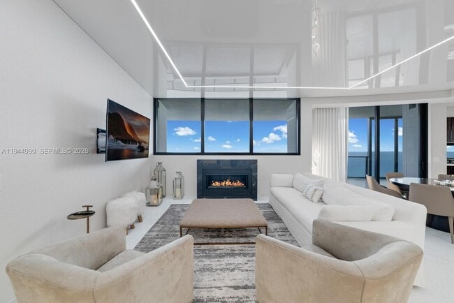 Building Photo - 18555 Collins Ave