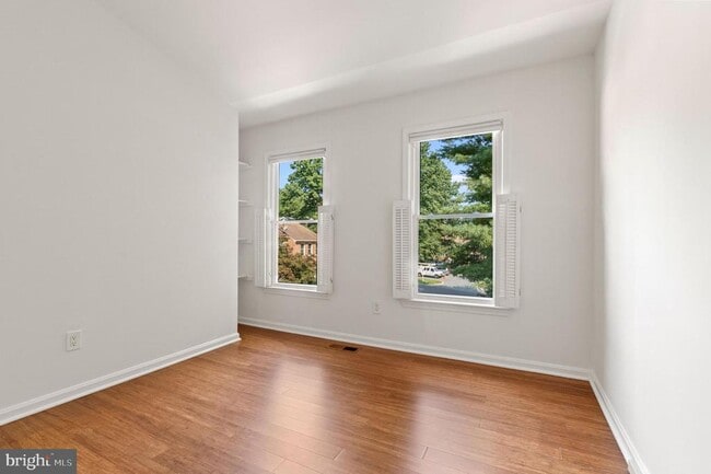 Building Photo - 10504 Pine Haven Terrace