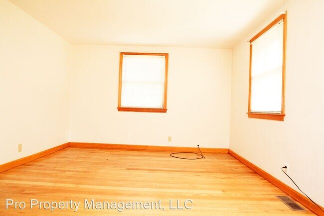 Building Photo - 3 br, 1 bath House - 14 Lynn Circle