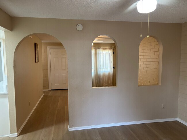 Building Photo - 7130 W Hazelwood St