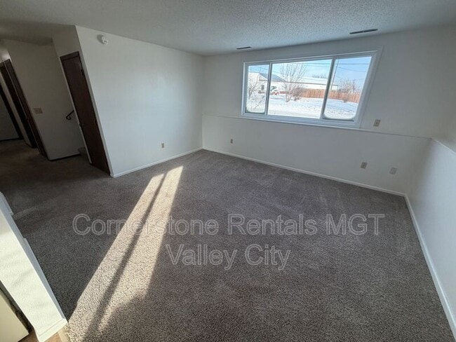 Building Photo - 1063 5th Ave NW