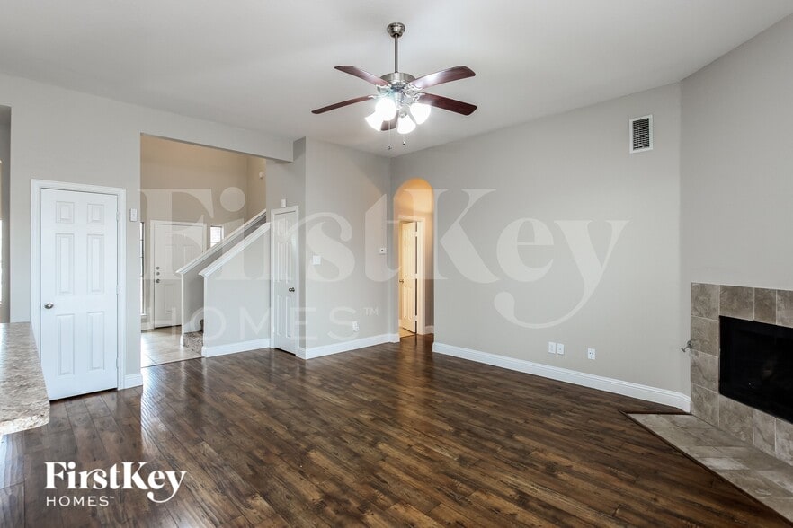 Building Photo - 1215 Jewel Ln