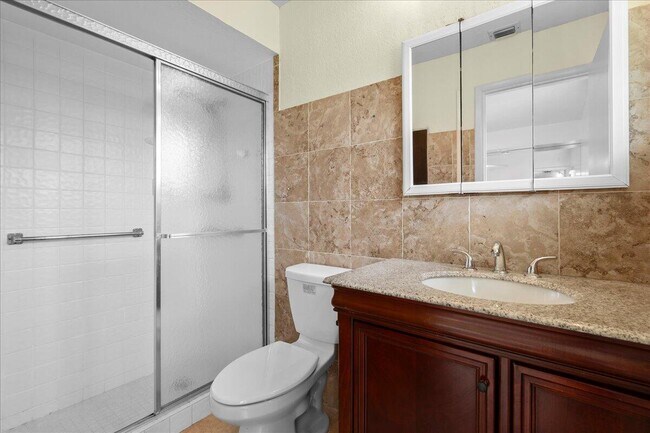 Building Photo - 374 Bennington Ln