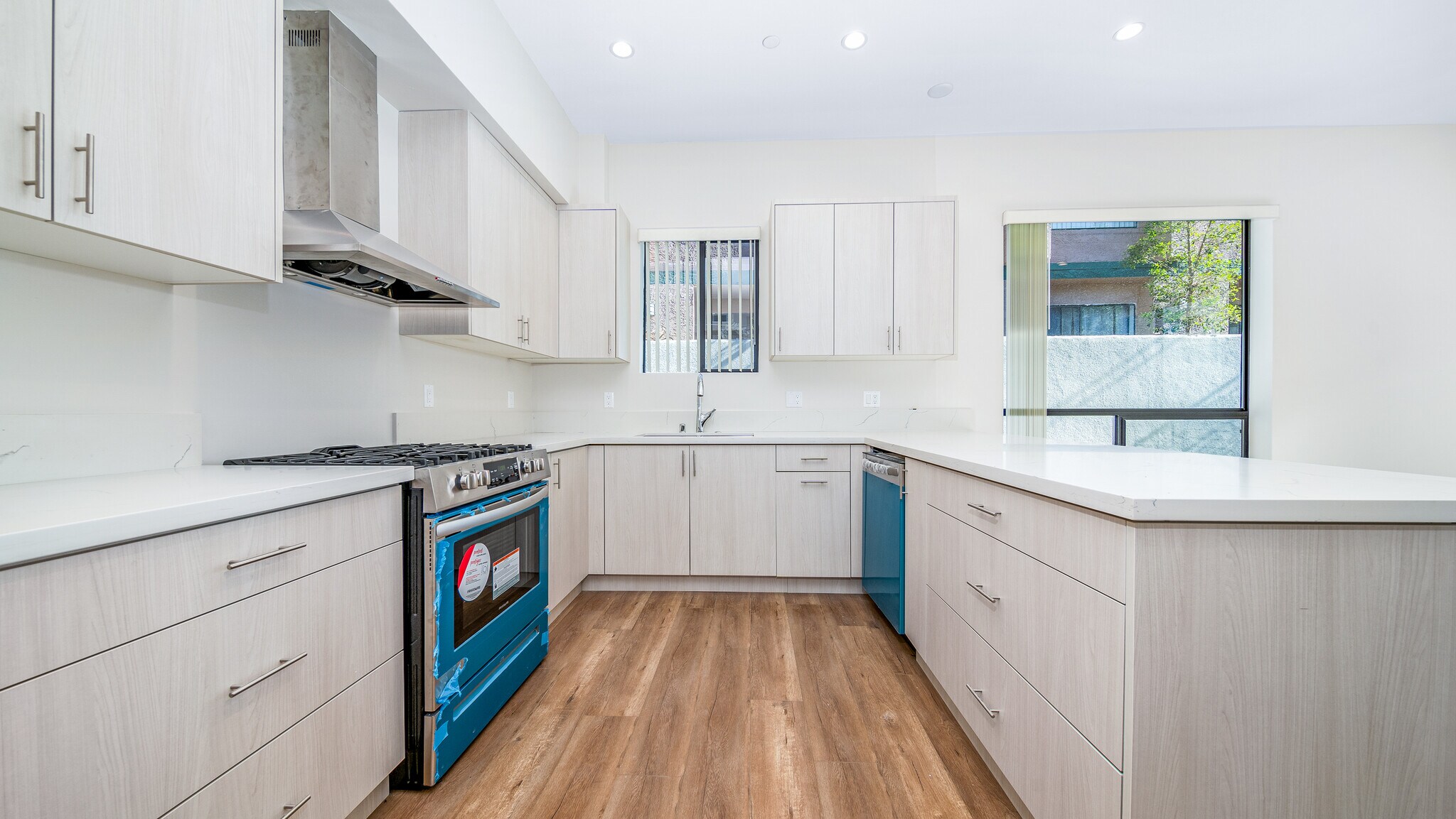 Building Photo - 1128 Stanley Ave