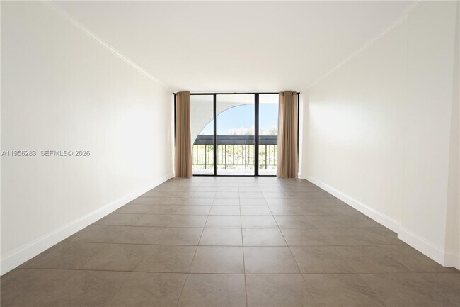 Building Photo - 2715 Tigertail Ave