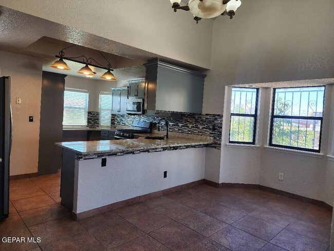 Building Photo - 11300 Crater Lake Ave