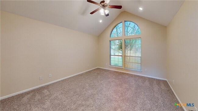 Building Photo - 1021 Westend Dr