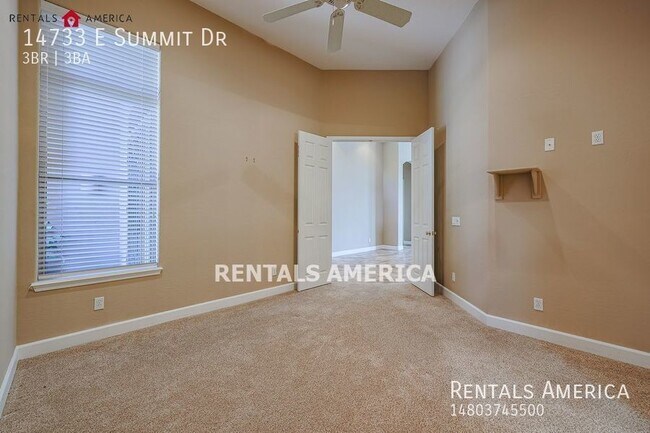 Building Photo - Beautiful 3-Bed/3-bath home in Fountain Hi...