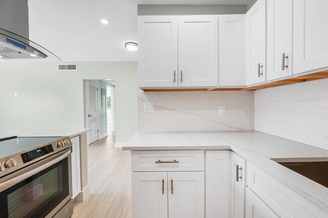 Building Photo - 5700 NE 22nd Way