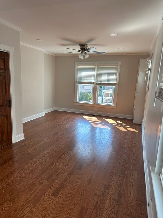 Building Photo - A beautiful, spacious, fully undated 2 bed...