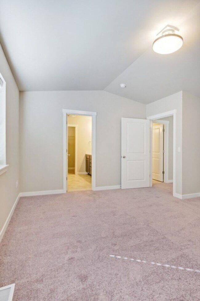 Building Photo - 4bd 2.5ba in LSSD