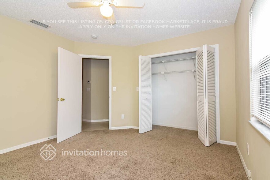 Building Photo - 14817 Farnham Way