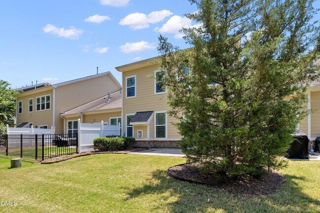 Building Photo - 227 Mayfield Dr