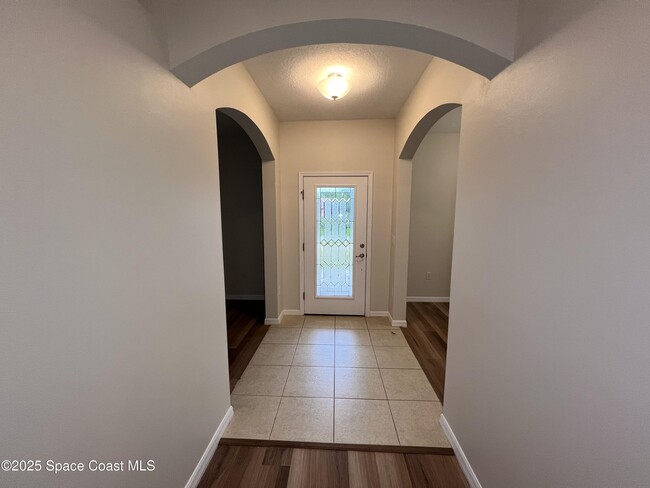 Building Photo - 774 Alfonso Ave SE