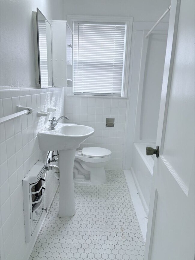 Building Photo - Two bedroom house in N. OKC