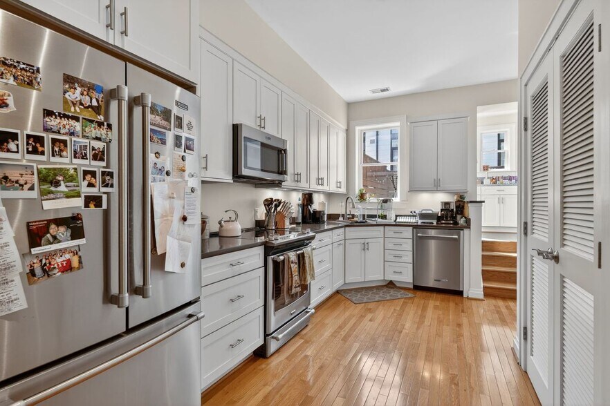 Building Photo - 1316 W St NW