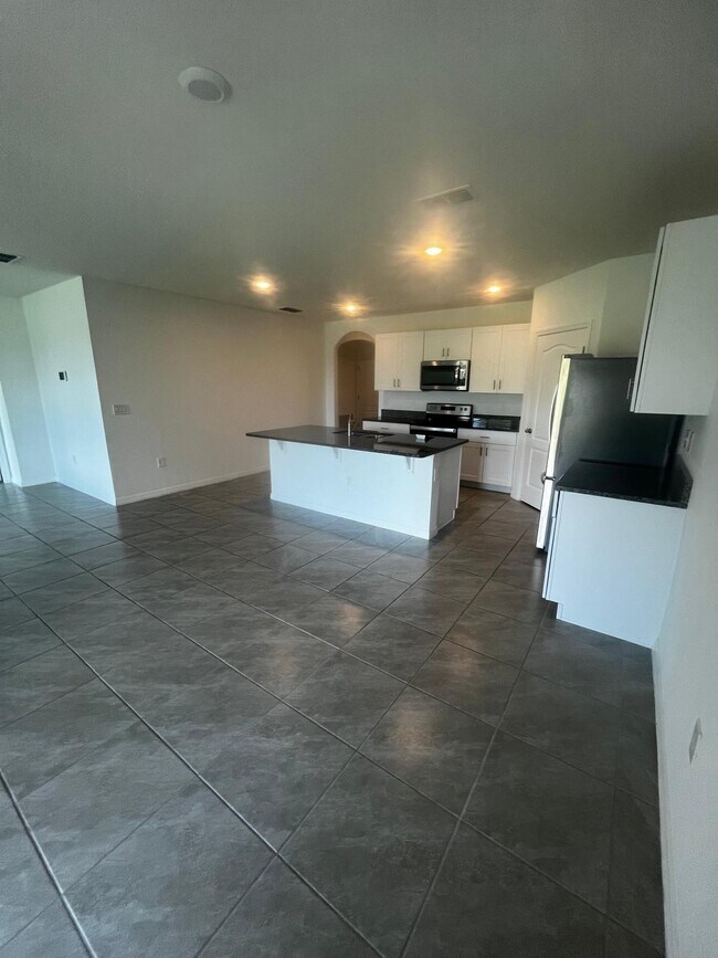 Building Photo - 1450 Riverboat Dr