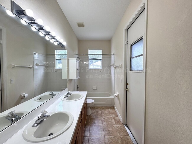 Building Photo - 10118 Shortwood Ln