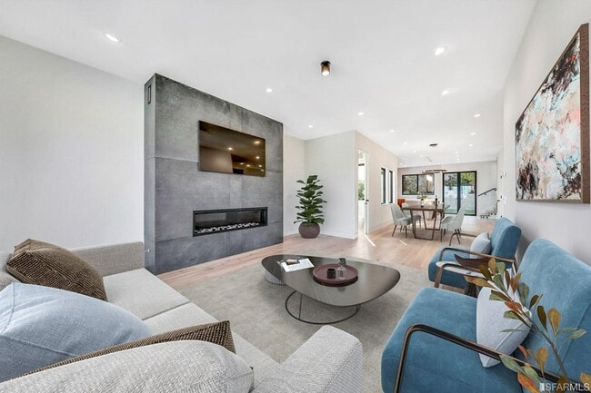 Building Photo - 333 Lombard St