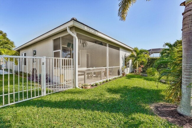 Building Photo - 2622 Country Golf Dr