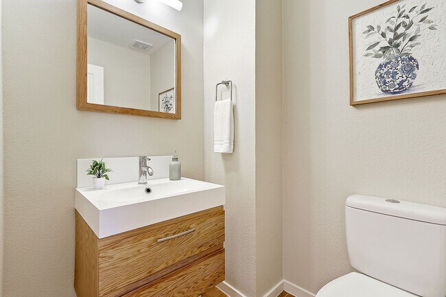 Building Photo - Spectacular Two Story Westside Duplex With...