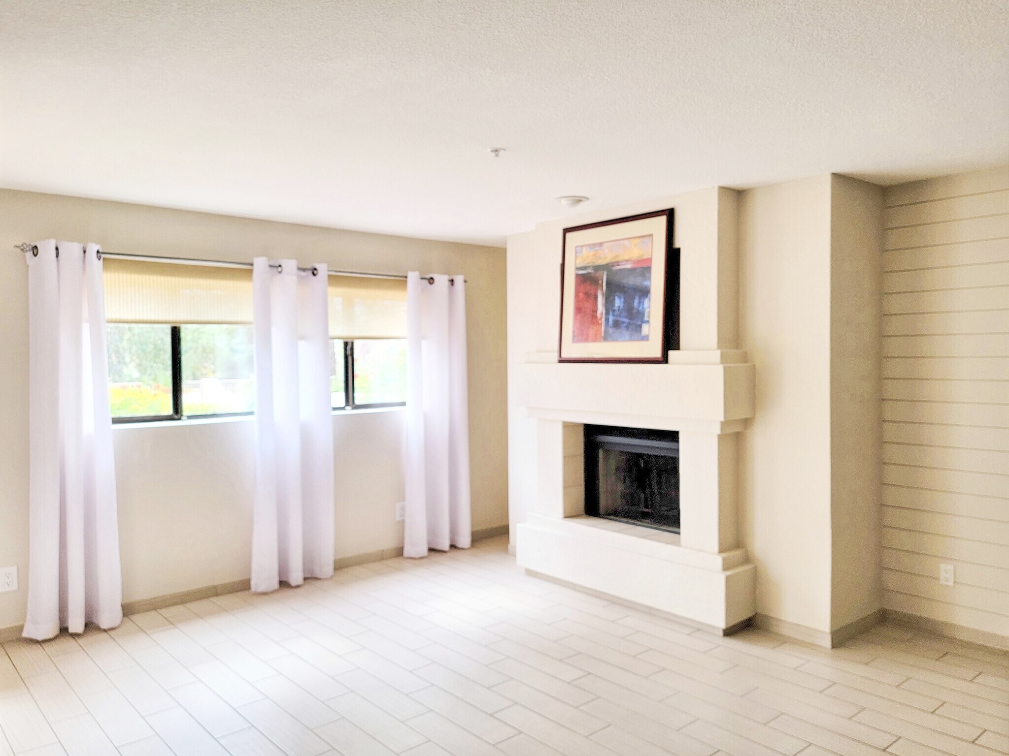 Building Photo - 10080 E Mountainview Lake Dr