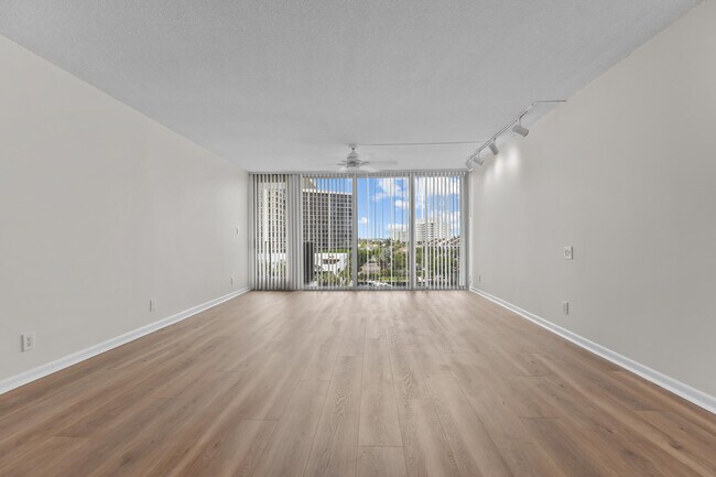 Building Photo - 4750 S Ocean Blvd
