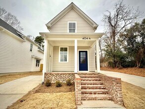 Building Photo - 3 Bedroom, 3 Bathroom Home in Durham