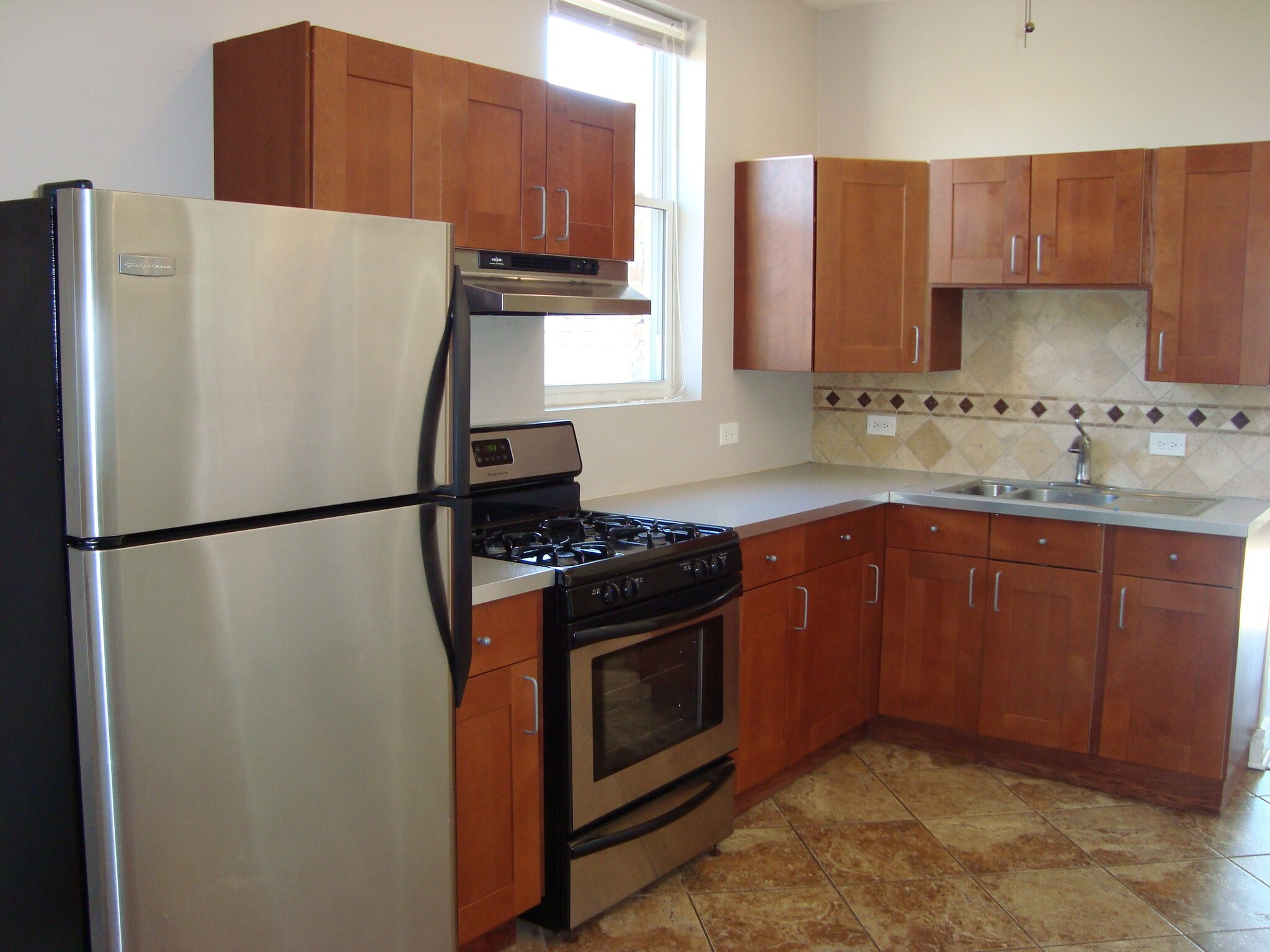 Kitchen - 1914 S Leavitt St