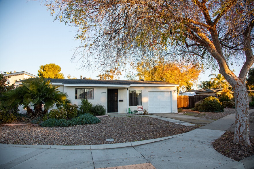 Building Photo - 3292 Karok Ave