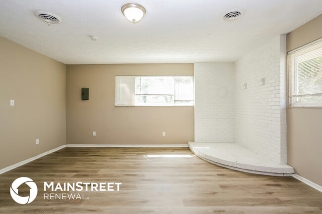 Building Photo - 1305 Coburg Rd