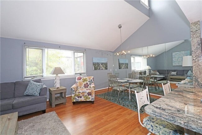 Building Photo - 303 Swans Wharf Row