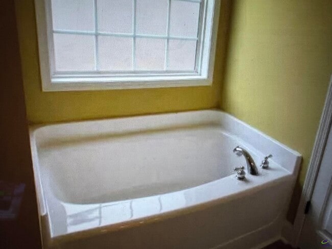 Building Photo - 510 Leisure Lake Dr