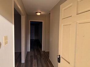 Building Photo - 11735 N Willowdale Cir