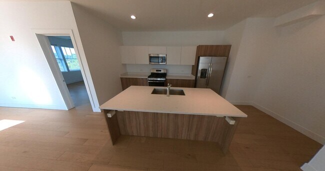 Building Photo - 1121 Greenleaf Ave