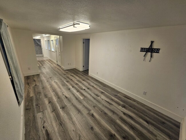 Building Photo - San Leandro Home w/ In-Law Unit: Perfect f...