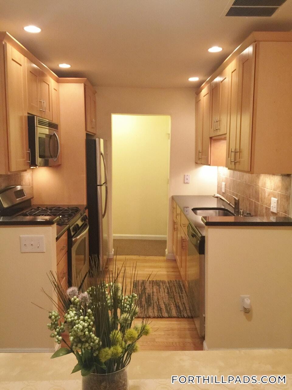 Building Photo - 66 St James St