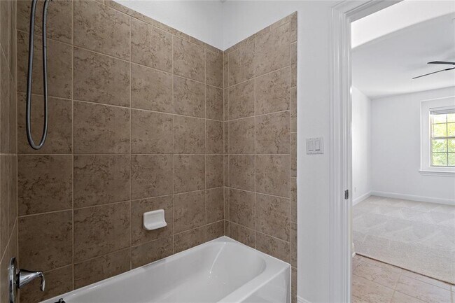 Building Photo - 4009 Benetton Way