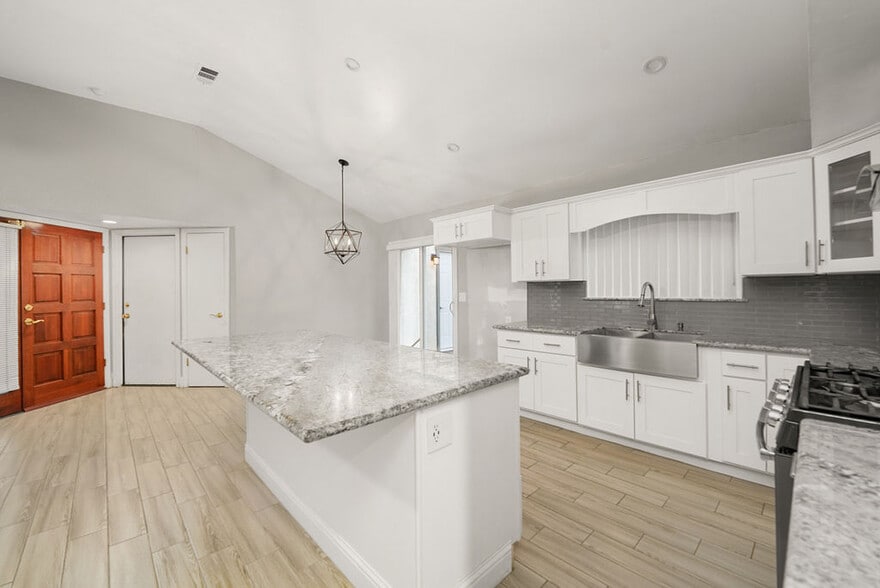 Building Photo - 4713 Tobin Rd