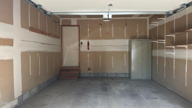 Building Photo - 21 Skylark Dr