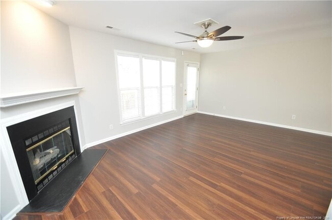 Building Photo - 402 Knightsborough Way