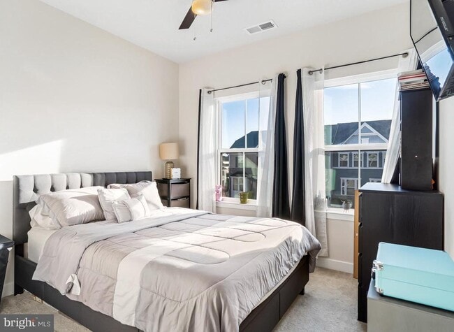 Building Photo - 131 Burkwood Ter