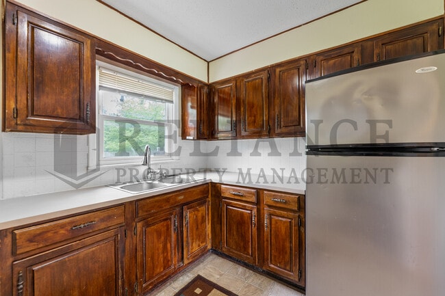 Building Photo - 4114 Vesta Dr