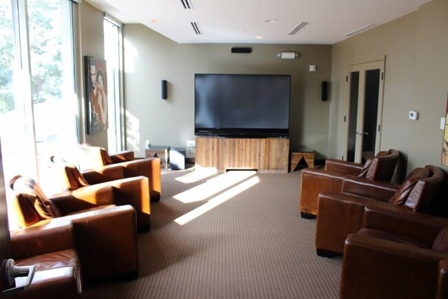 Building Photo - 360 Nueces St