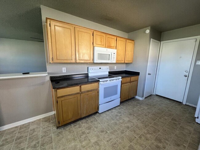 Building Photo - 4115 Mustang Dr