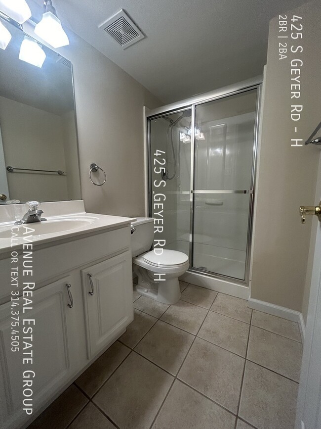 Building Photo - Minutes from Downtown Kirkwood