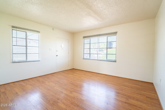 Building Photo - 1134 S Roosevelt St