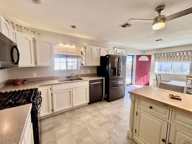 Building Photo - 13407 E 55th St