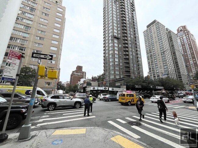 Building Photo - Amazing 1 Bedroom Apartment In Upper East ...